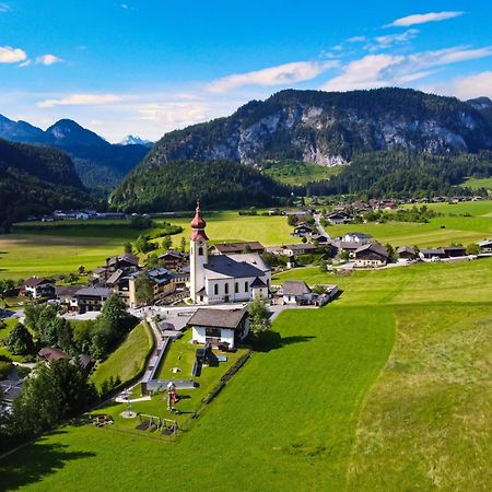 Dorfcafe Unken Hotelpension Swirtshaus Im Dorf Dış mekan fotoğraf
