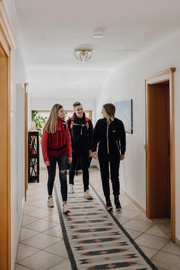 Dorfcafe Unken Hotelpension Swirtshaus Im Dorf Dış mekan fotoğraf