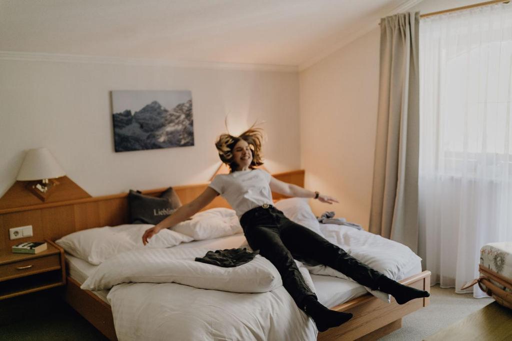 Dorfcafe Unken Hotelpension Swirtshaus Im Dorf Dış mekan fotoğraf