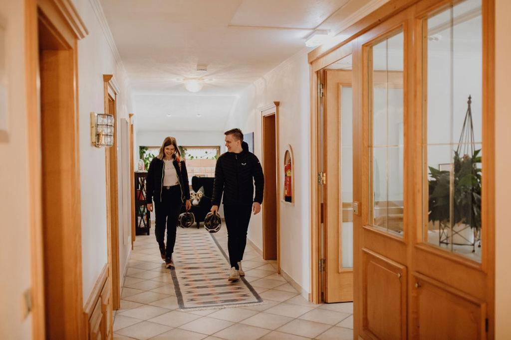 Dorfcafe Unken Hotelpension Swirtshaus Im Dorf Dış mekan fotoğraf