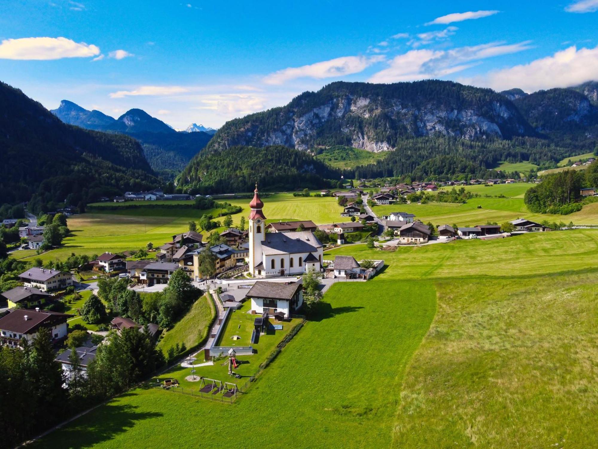 Dorfcafe Unken Hotelpension Swirtshaus Im Dorf Dış mekan fotoğraf